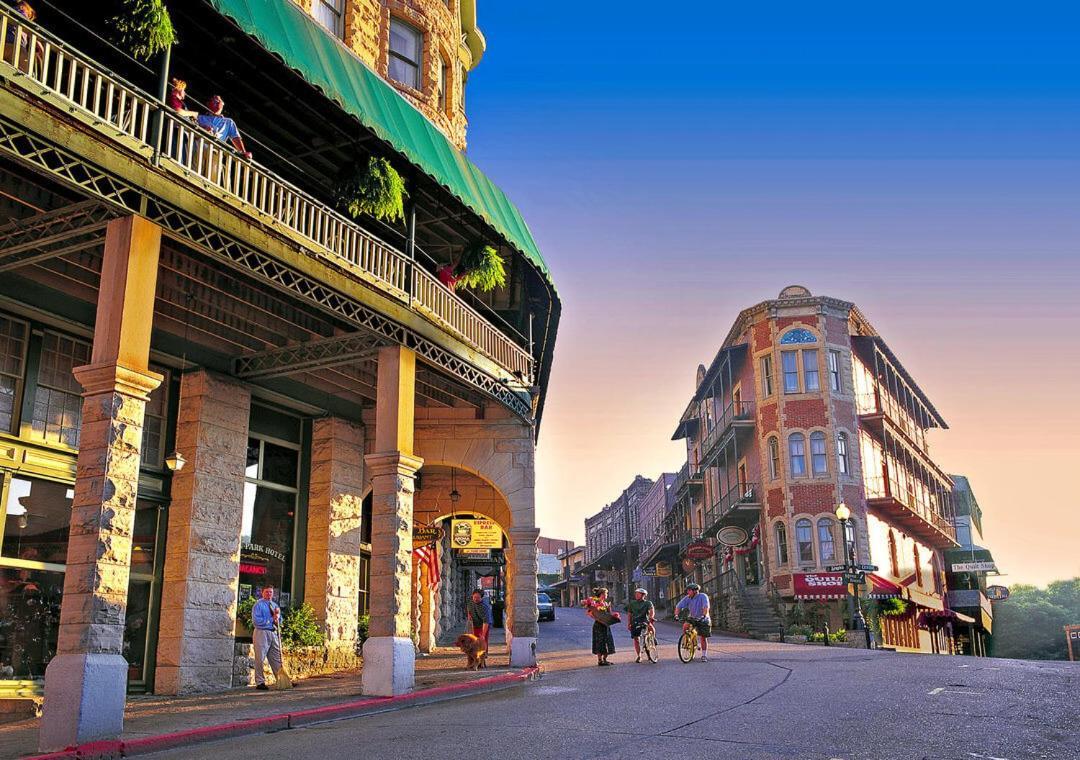 Glass Cabin Eureka Springs Dış mekan fotoğraf